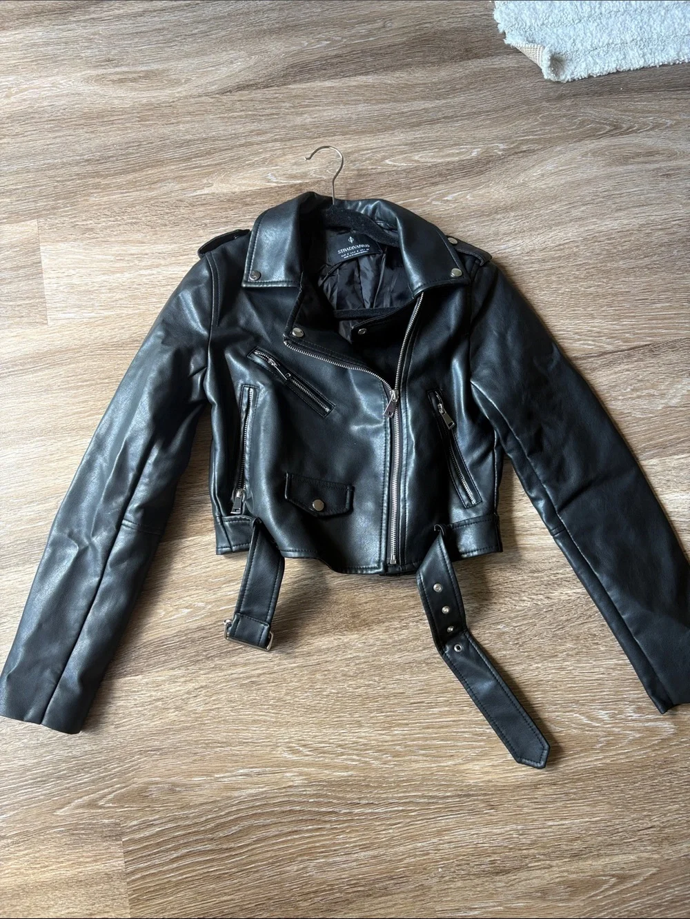 stradivarius Black Faux Leather Cropped Moto Jacket with Belt